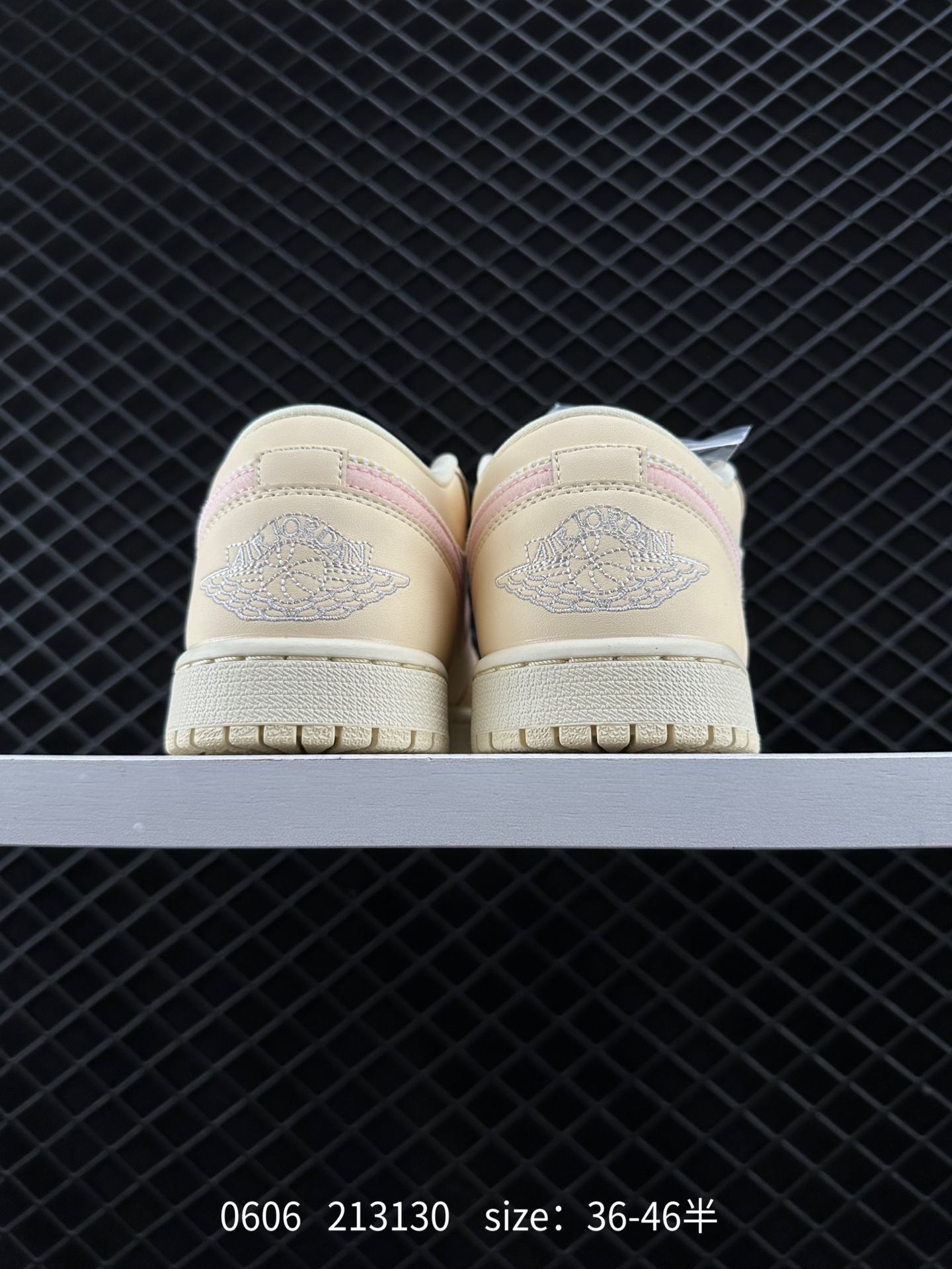 Nike Wmns Air Jordan 1 Low”White Wolf Grey“